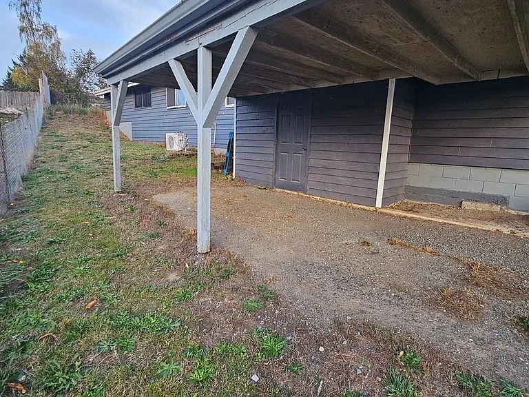 1018 Callahan Drive — Photo 18