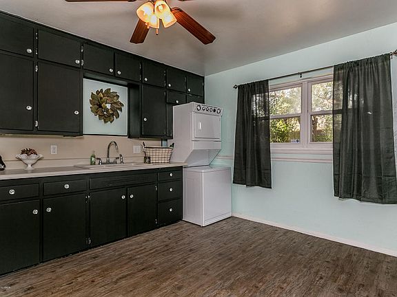 5th image of 4411 Andrews Ave