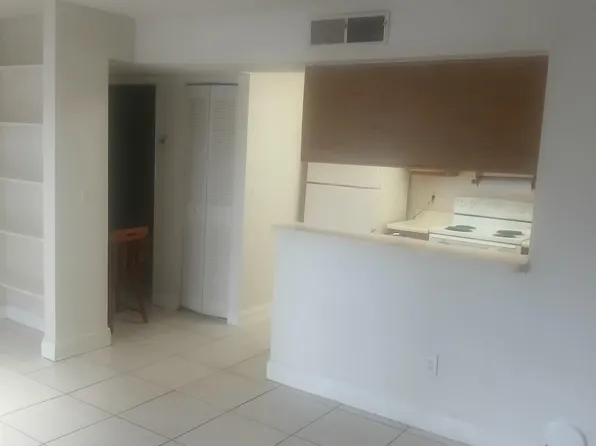 1225 SW 46th Ave APT 201, Pompano Beach, FL 33069