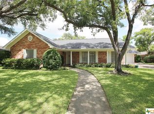 2504 Bon Aire Ave, Victoria, TX 77901