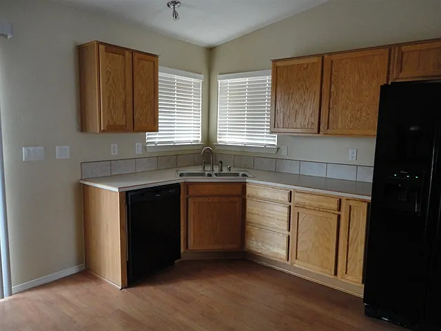 120 Latigo Trl SE — Photo 2