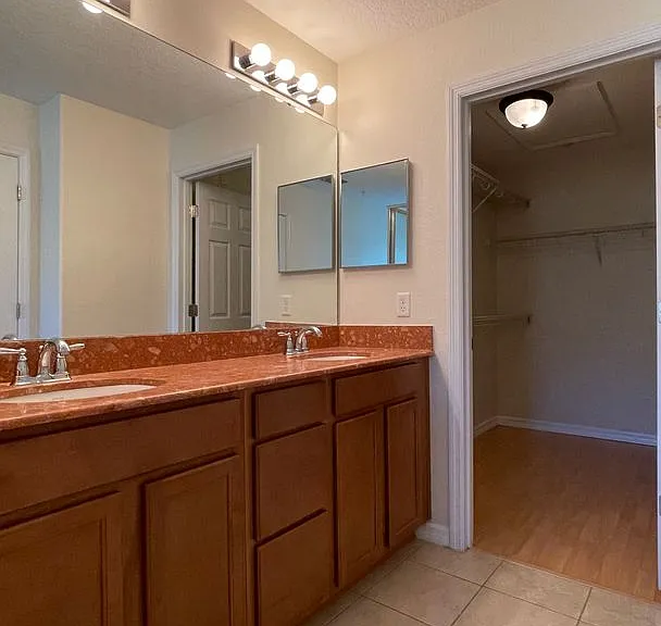 9484 Strongbark Ln — Photo 24
