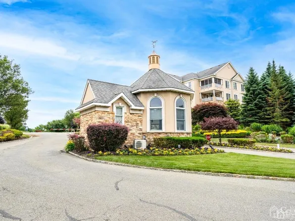 1129 Hamilton Dr, Rockaway, NJ 07866