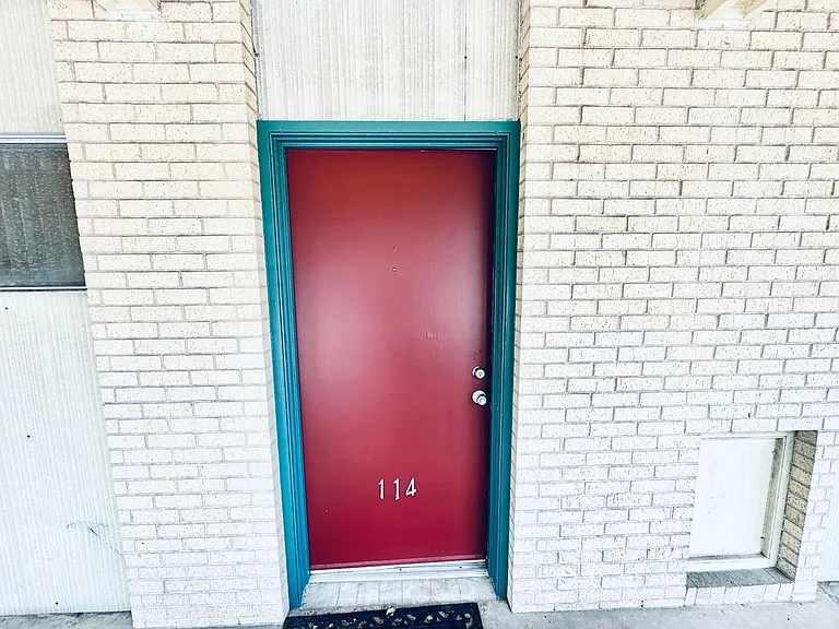 601 W 11th St — Photo 37