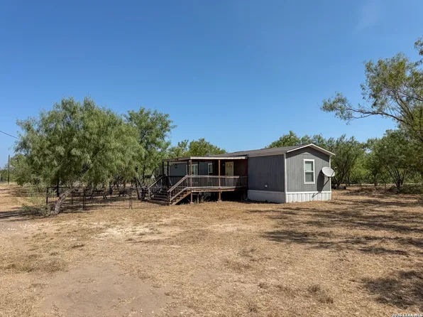 2822 TOMBLIN RD, Bigfoot, TX 78005