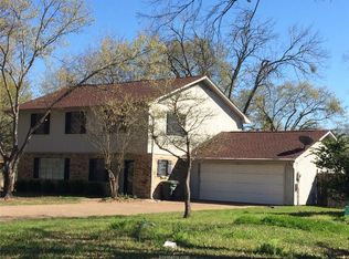2811 Apple Creek Cir, Bryan, TX 77802