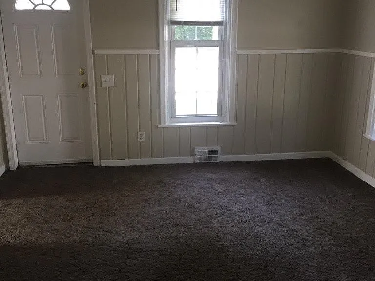 230 W Main St #1 — Photo 3