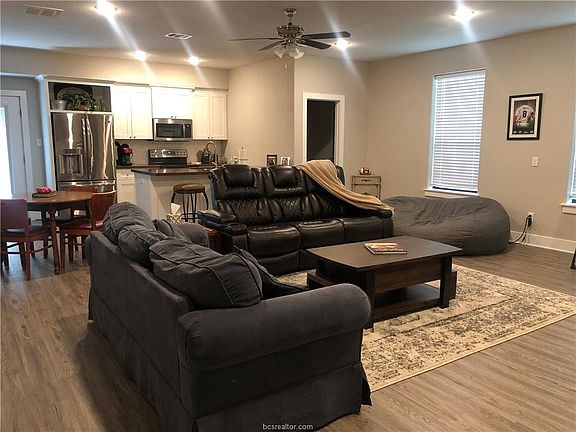 2nd image of 501 Park Pl #A