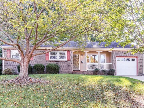 3rd image of 33 Barron Dr