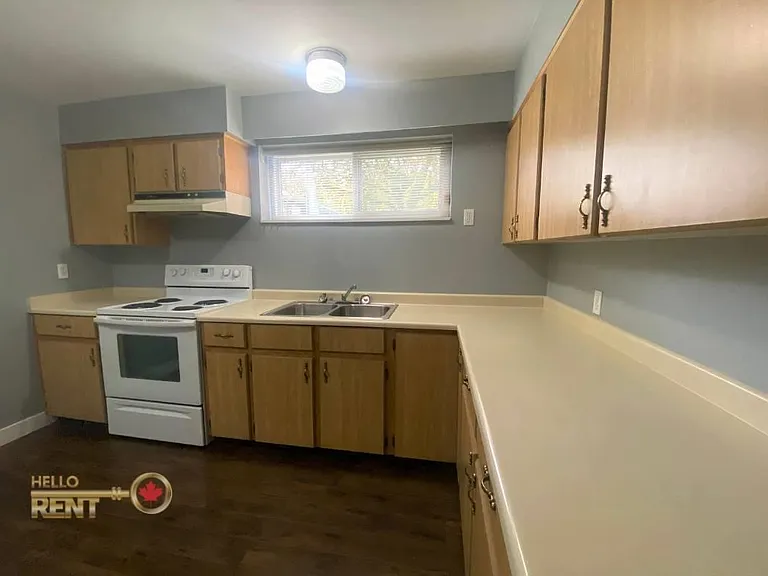 779 Shaw Ave — Photo 8