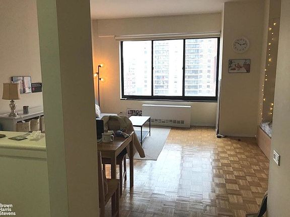 4th image of 215 W 95th St APT 17M