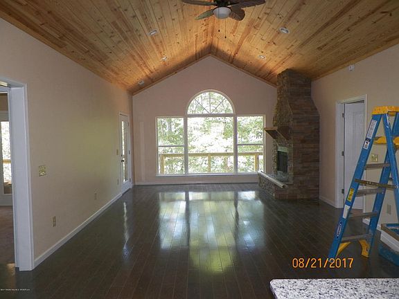 2nd image of 10 Creek Dr