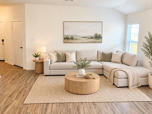 3rd image of 105 Pottersville Ln