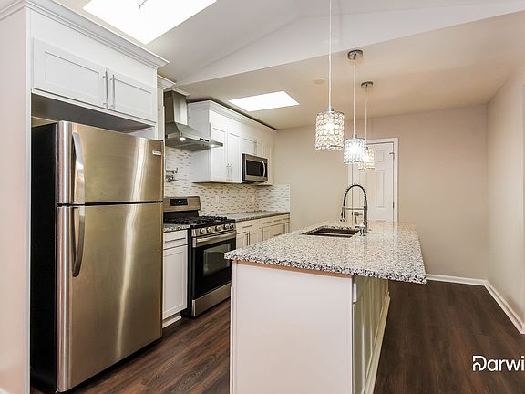 3rd image of 517 Hollow Ct