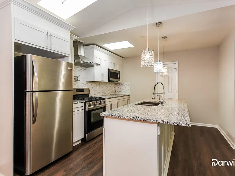 517 Hollow Ct — Photo 3