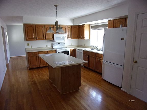 2nd image of 3 Windsor Pl