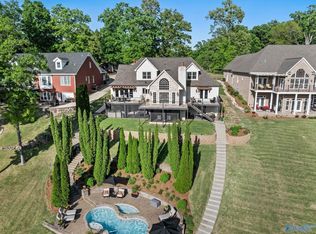 605 Hunter Point Cv, Muscle Shoals, AL 35661