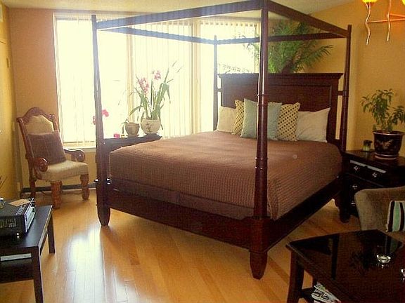 King sized bed conveys