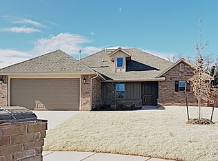 1205 N Nature Way, Mustang, OK 73064