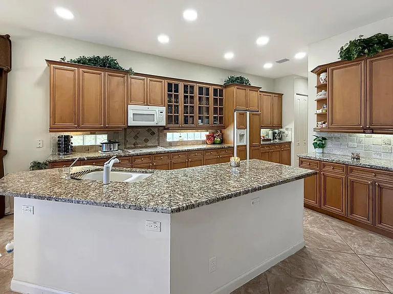 10891 Northgreen Dr — Photo 9