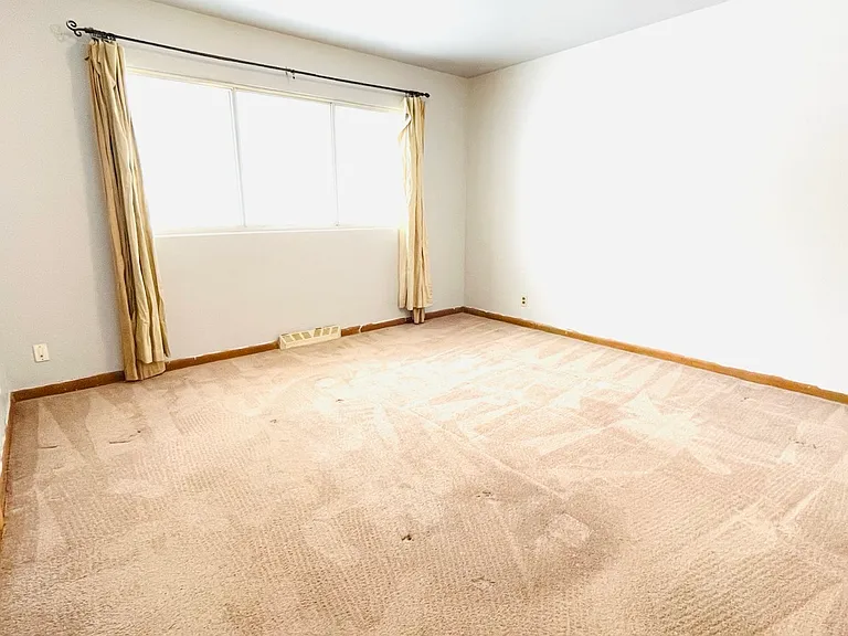 536 Northmount Dr NW — Photo 7