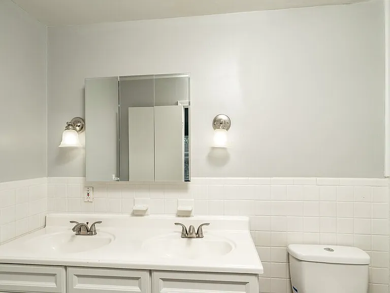 Fountainview East Apartments — Photo 34