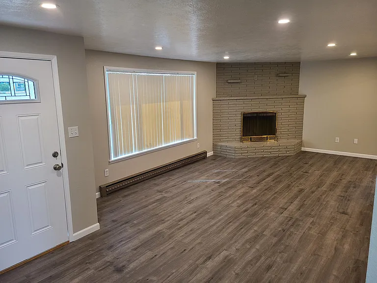 1821 E Main St — Photo 12
