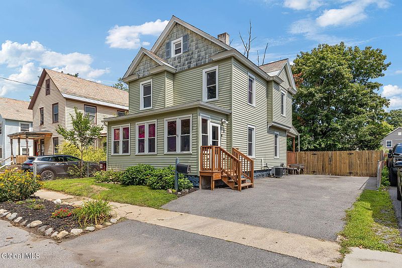 3rd image of 17 Kenworthy Avenue