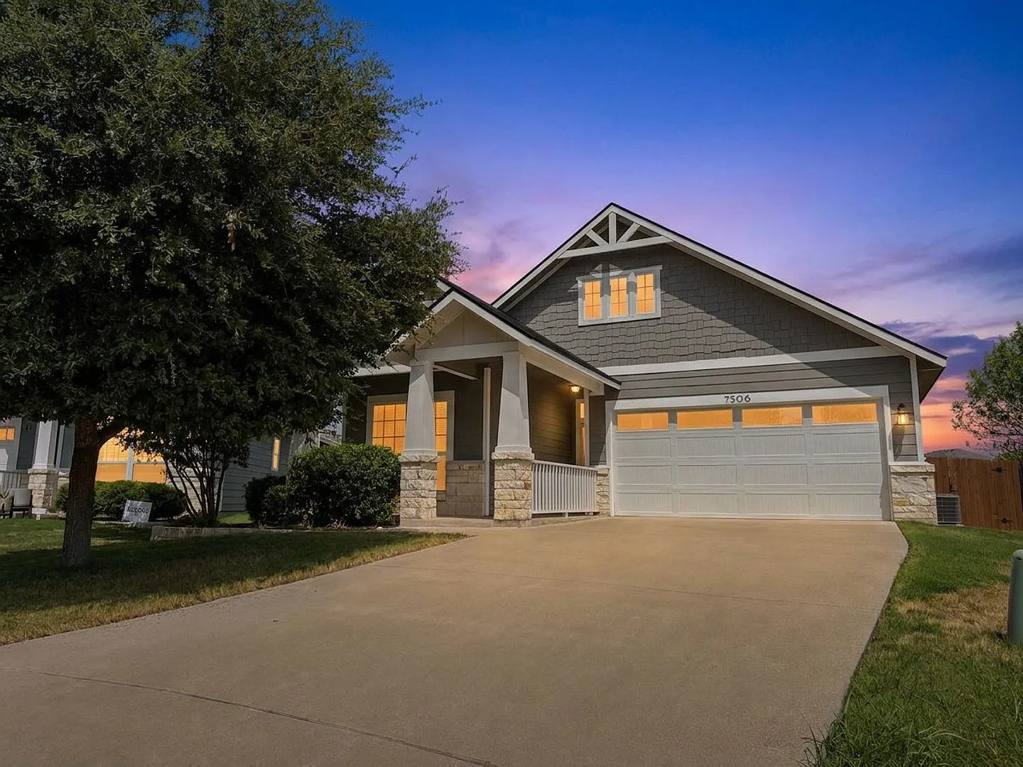 Beautiful 3 Bedroom/2 Bathroom Home with Large Fenced Yard in Temple! — Photo 1