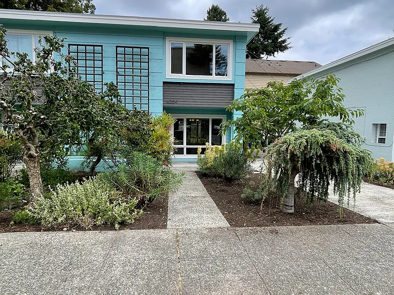 8254 20th Ave NE — Photo 2