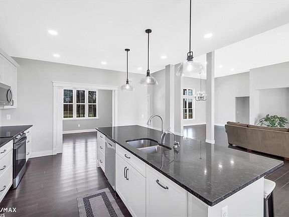 3rd image of 2048 Greater Oak Dr