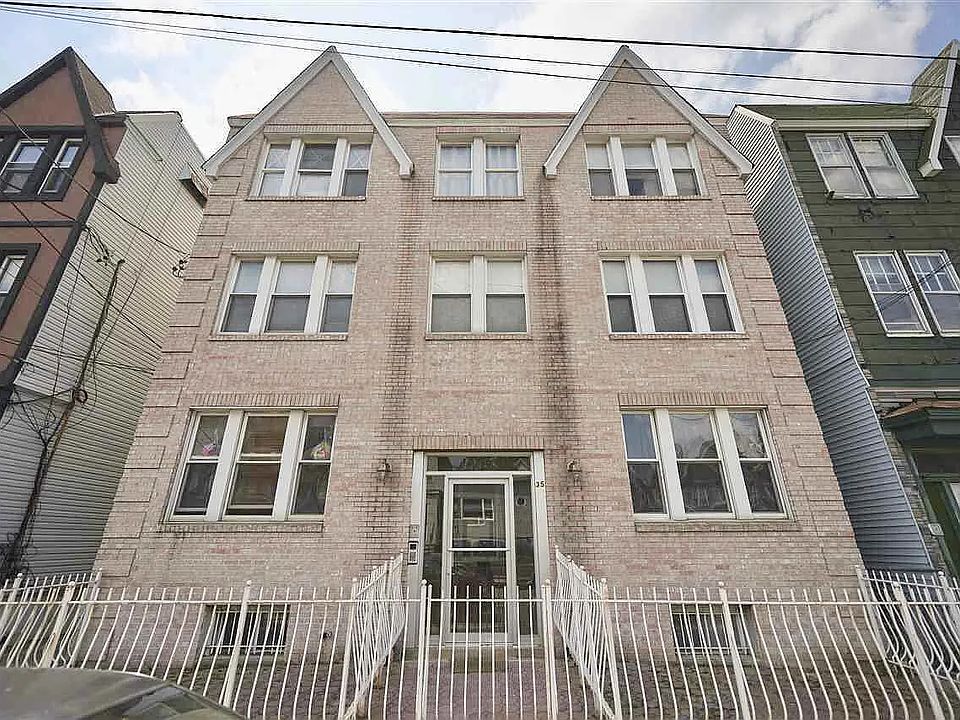 1st image of 35 Long St APT 2R