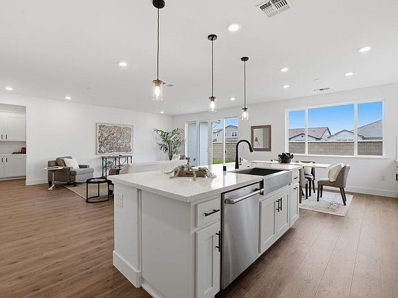 4th image of 10296 Evangaline Way