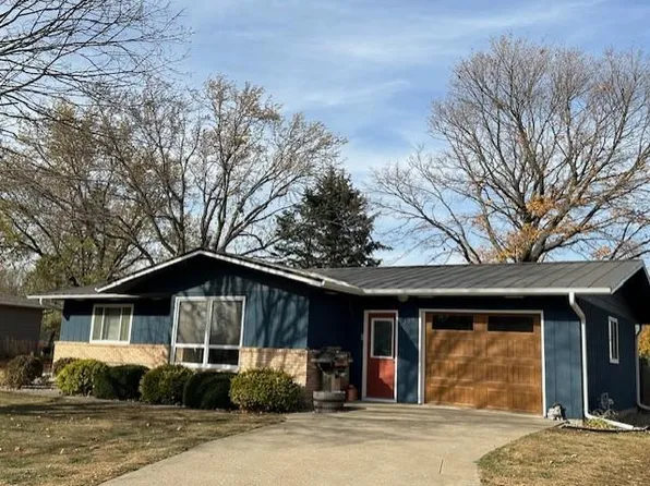 1309 Mountain Lake Rd, Mount Lake, MN 56159