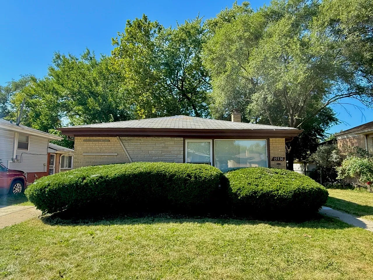 15530 University Ave photo 1