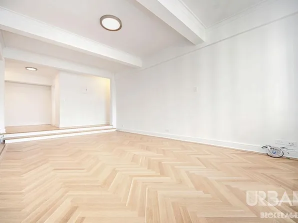 10 West 74th Street image 5 of 18