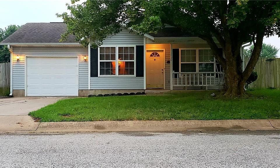 1st image of 1626 Tanglewood Ln