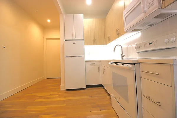 Rented by EXR | media 30