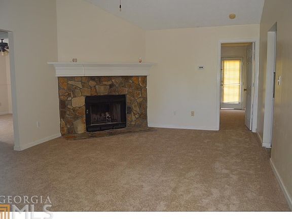 3rd image of 2061 Tudor Dr