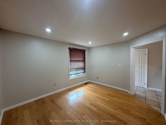 5th image of 65 Hewitt Cres