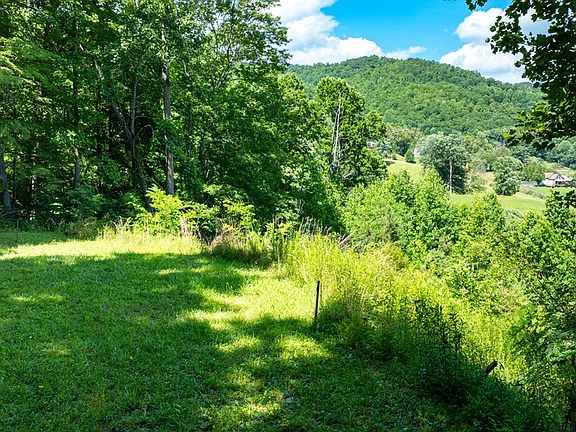 4th image of 14 Mane Loop Rd