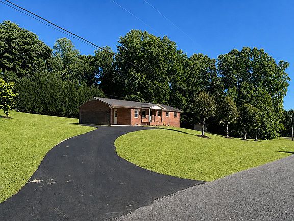 2nd image of 3596 Bradley Rd