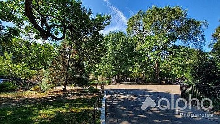 1st image of 83 Allen St #5
