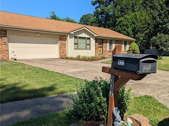 2nd image of 932 Hazelwood Park