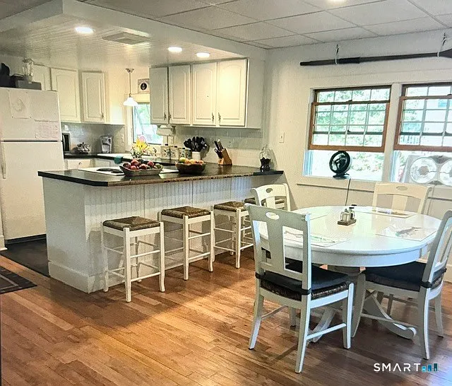 33 Maple St — Photo 2