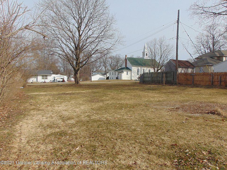2nd image of 215 Cherry