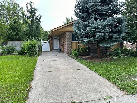 2nd image of 1585 Hallmark Ave