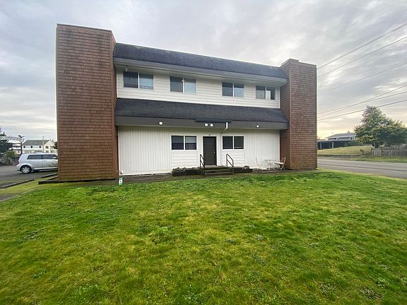 3rd image of 1101 Pacific Ave N #18