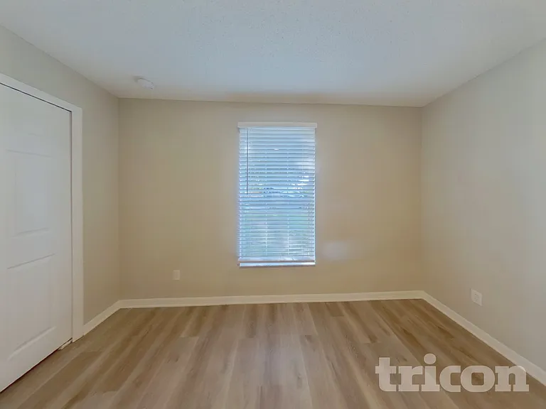 1219 Cheshire St — Photo 12