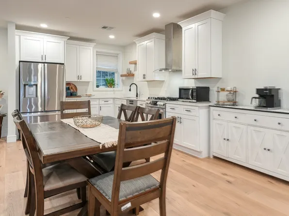 17 School St #A, Hudson, MA 01749